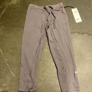 Alo Yoga pants unused size large